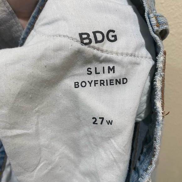 BDG Jeans Destroyed Slim Boyfriend Skinny Ankle Light Wash Womens size 27 - Picture 3 of 4